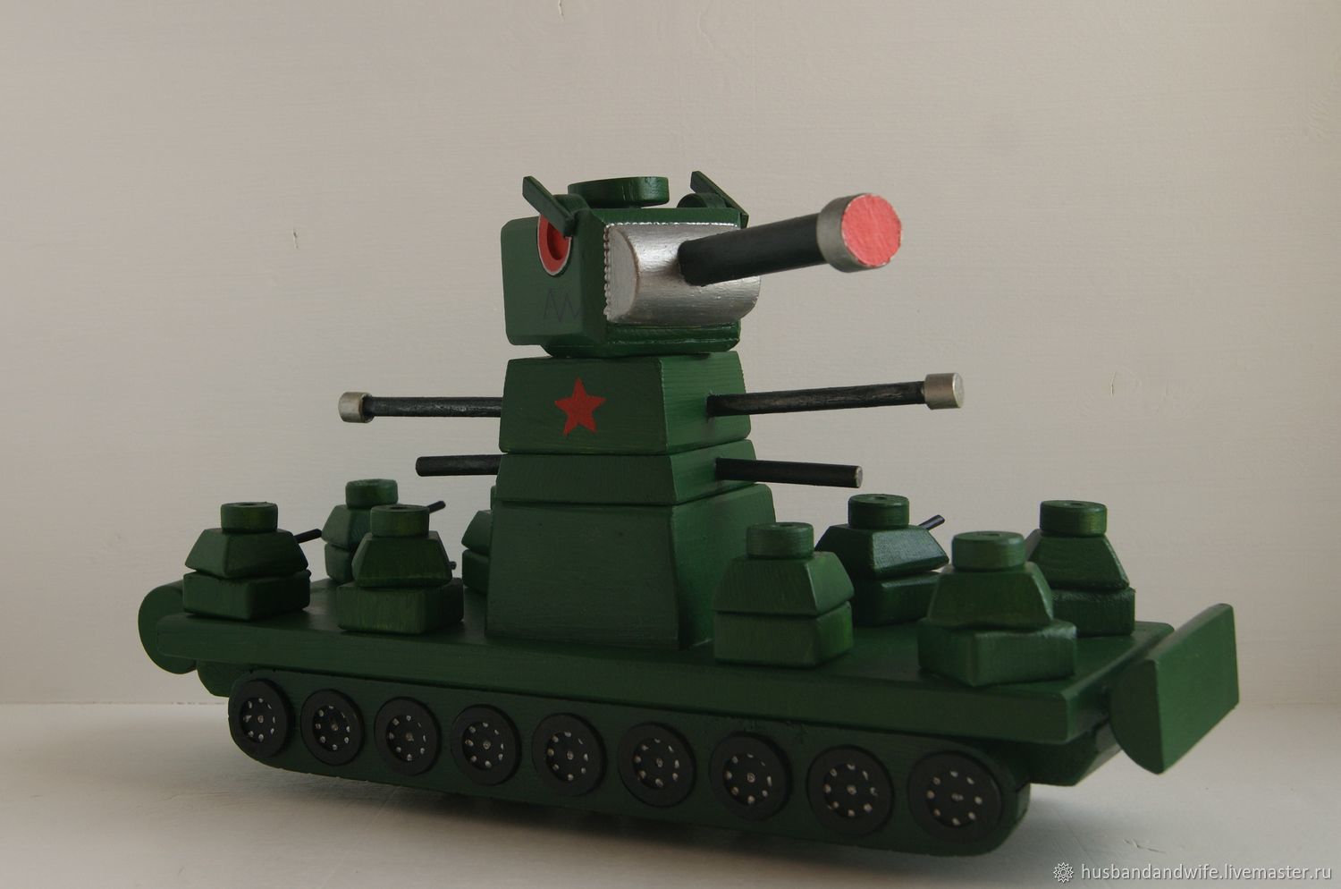 Кв 44 танк игрушка. Игрушечный танк кв 44. Радиоуправляемый танк кв 44.