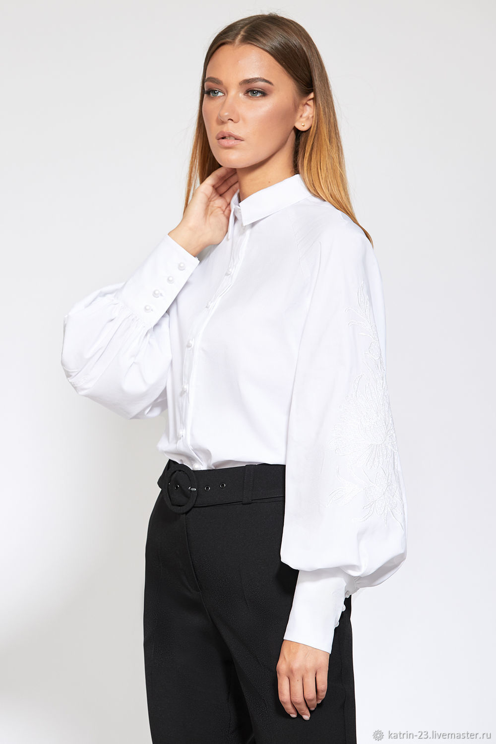 Блузки: Нарядная белая блузка с вышивкой купить в интернет-магазине ЯрмаркаМастеров по цене 5400 ₽ – N349MRU