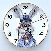 Для дома и интерьера handmade. Livemaster - original item Painted porcelain Clock - saucer Martovce hare. Handmade.
