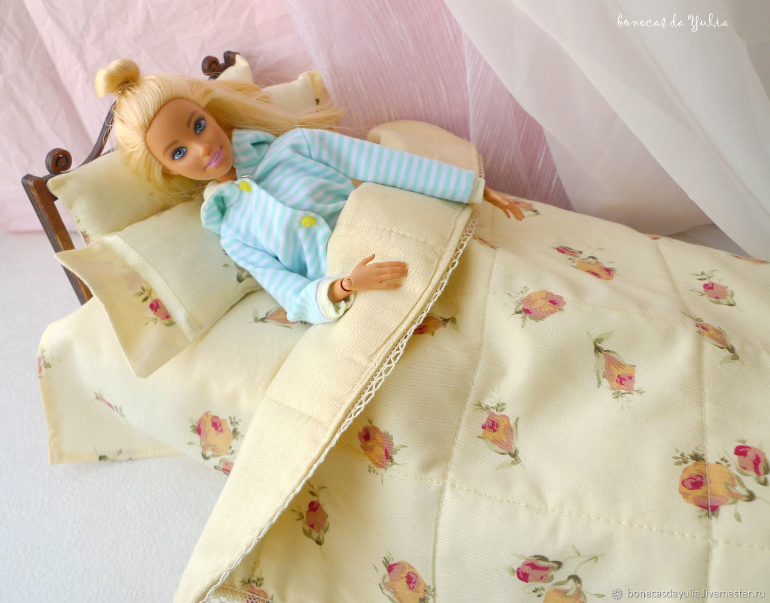Легкое одеяло для кукол размера Барби