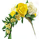Всего на ободке представлена 21 роза из фоамирана: три больших цветка и остальные цветы меньшего размера вплоть до едва распустившихся бутонов.