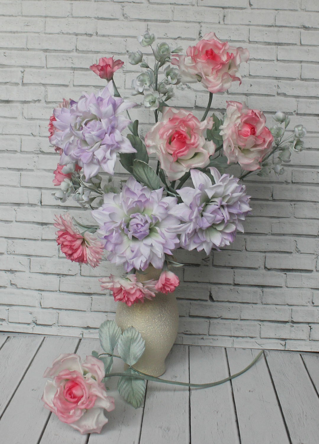 Прошла школу Tanjobana.