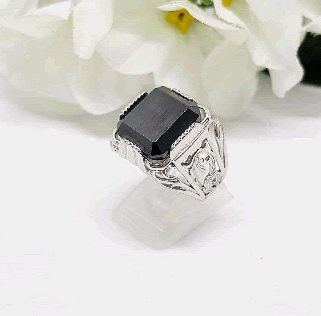 Перстень мужской серебро с черным камнем