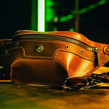 Сумки ручной работы. Ярмарка Мастеров - ручная работа Сумка поясная Rock & roll. Handmade.