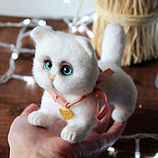 Куклы и игрушки handmade. Livemaster - original item White cat fluffy toy made of wool. Handmade.