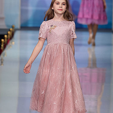 Dress with tulle skirt and with a head-bow