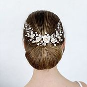 Wedding Twig in the hairstyle 