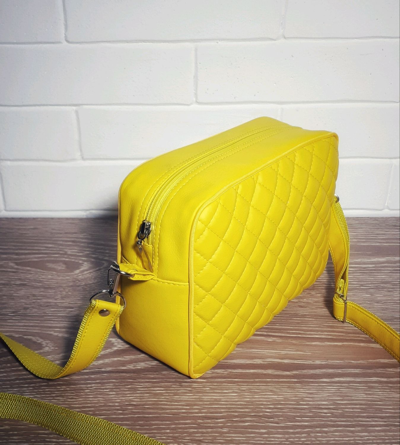 Милая желтая сумка