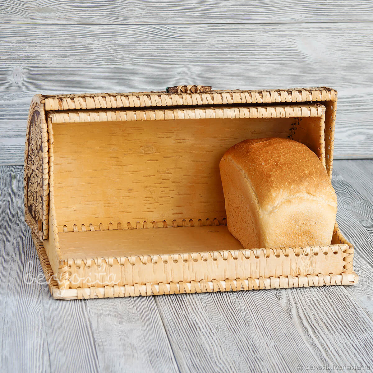 Фото хлебницы из дерева