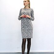 Платье жаккардовое с разрезом "Белый леопард"