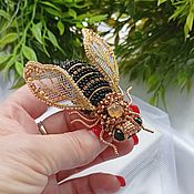 Украшения handmade. Livemaster - original item A bee bead brooch as a gift to a friend.Jewelry made of beads. Handmade.