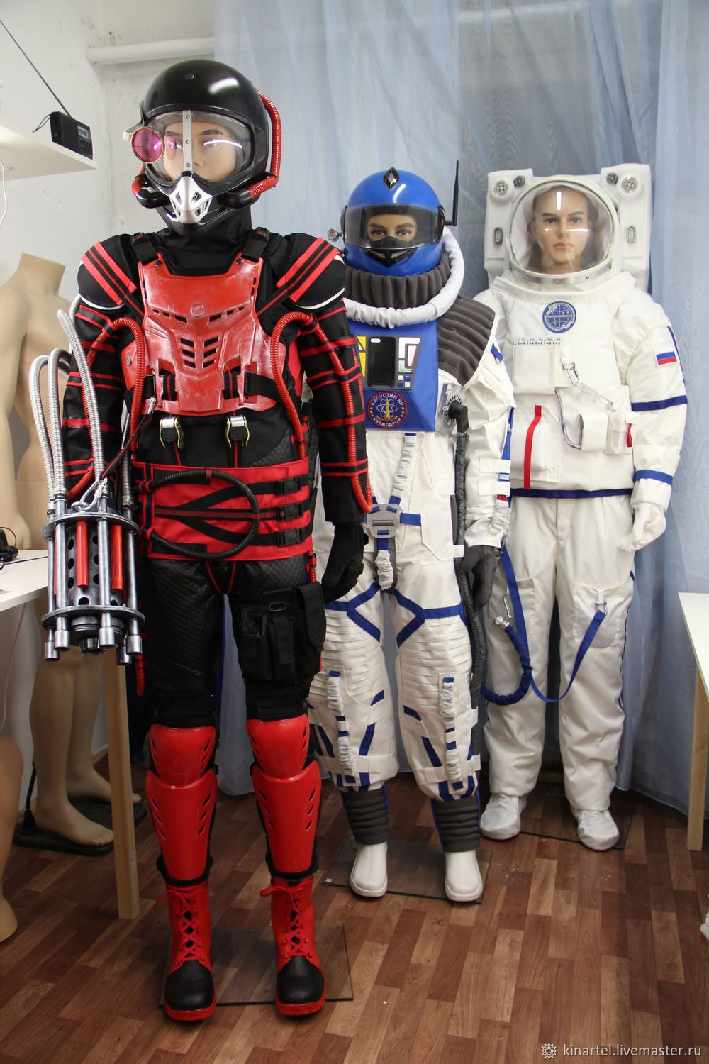 Как называются скафандры. Скафандр ла Шапель. Космические костюмы для детей. Детские скафандры. Комплект скафандра.