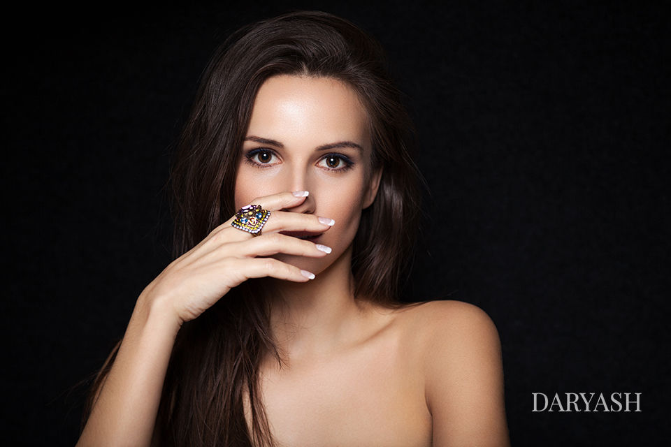 Актриса Марина Богатова для бренда DARYASH