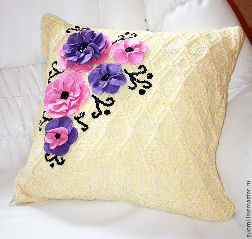 Цветы наволочки. Декоративные подушки. Красивые подушки. Красивые декоративные подушки. Вязаные подушки.