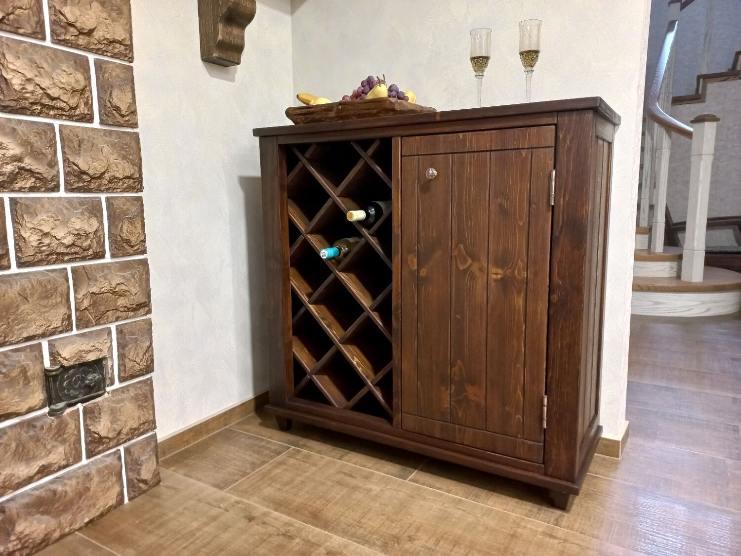 Шкаф для вина деревянный