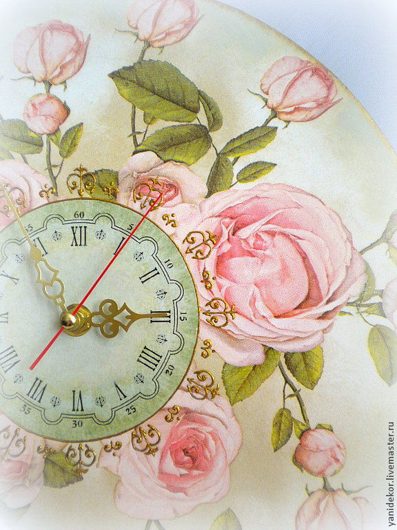 Часы с розами