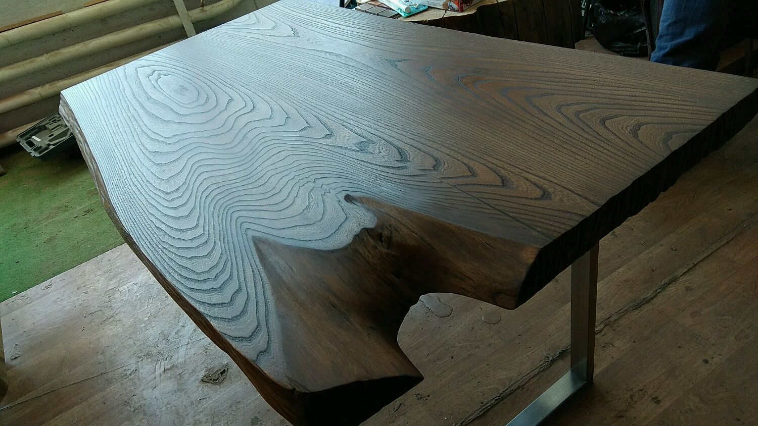 Нарезные столы из дерева