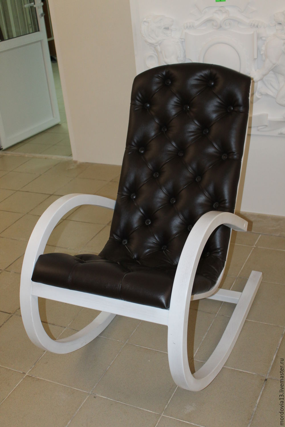 Кресло качалка с каретной стяжкой