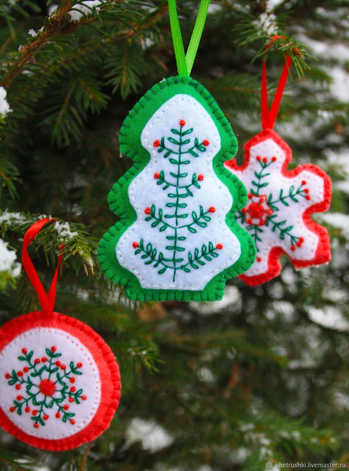 игольница для вышивания. чувашские обереги. новогодняя игрушка с чувашским орнаментом. новогодняя игрушка с чувашским орнаментом. елочные игрушки в белорусском стиле.