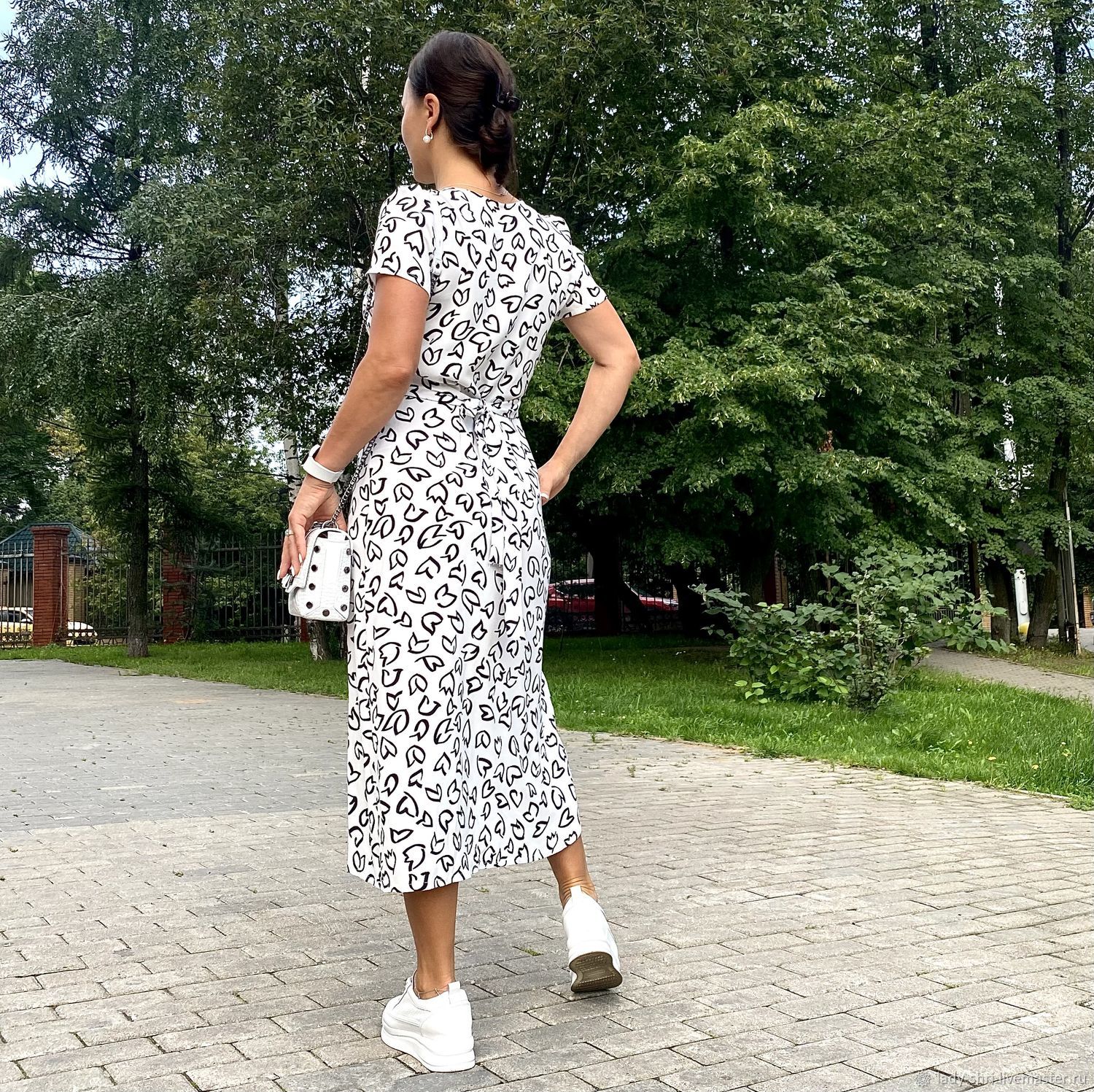 Белое платье длинное с разрезом и рукавом летнее купить в интернет ...