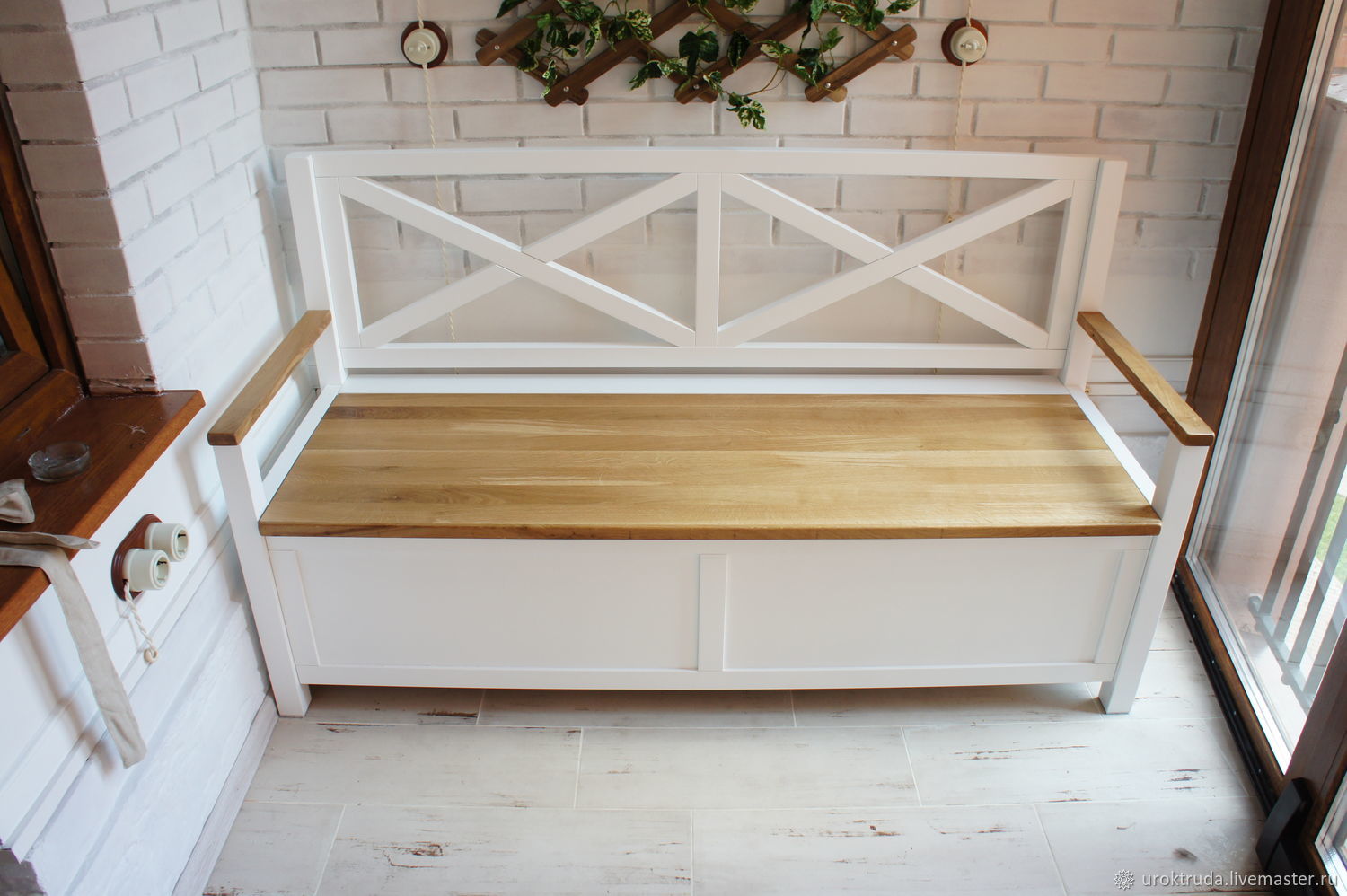 скамья деревянная для кухни с ящиком