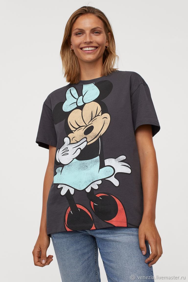 Футболка оверсайз с принтом. Футболка Mickey оверсайз. Футболка оверсайз h&m. Футболка оверсайз женская Микки Маус. Футболка оверсайз с Микки Маусом.