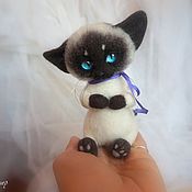 Куклы и игрушки ручной работы. Ярмарка Мастеров - ручная работа Siamese cat. Сute kitten. Miniature sculpture cat.. Handmade.