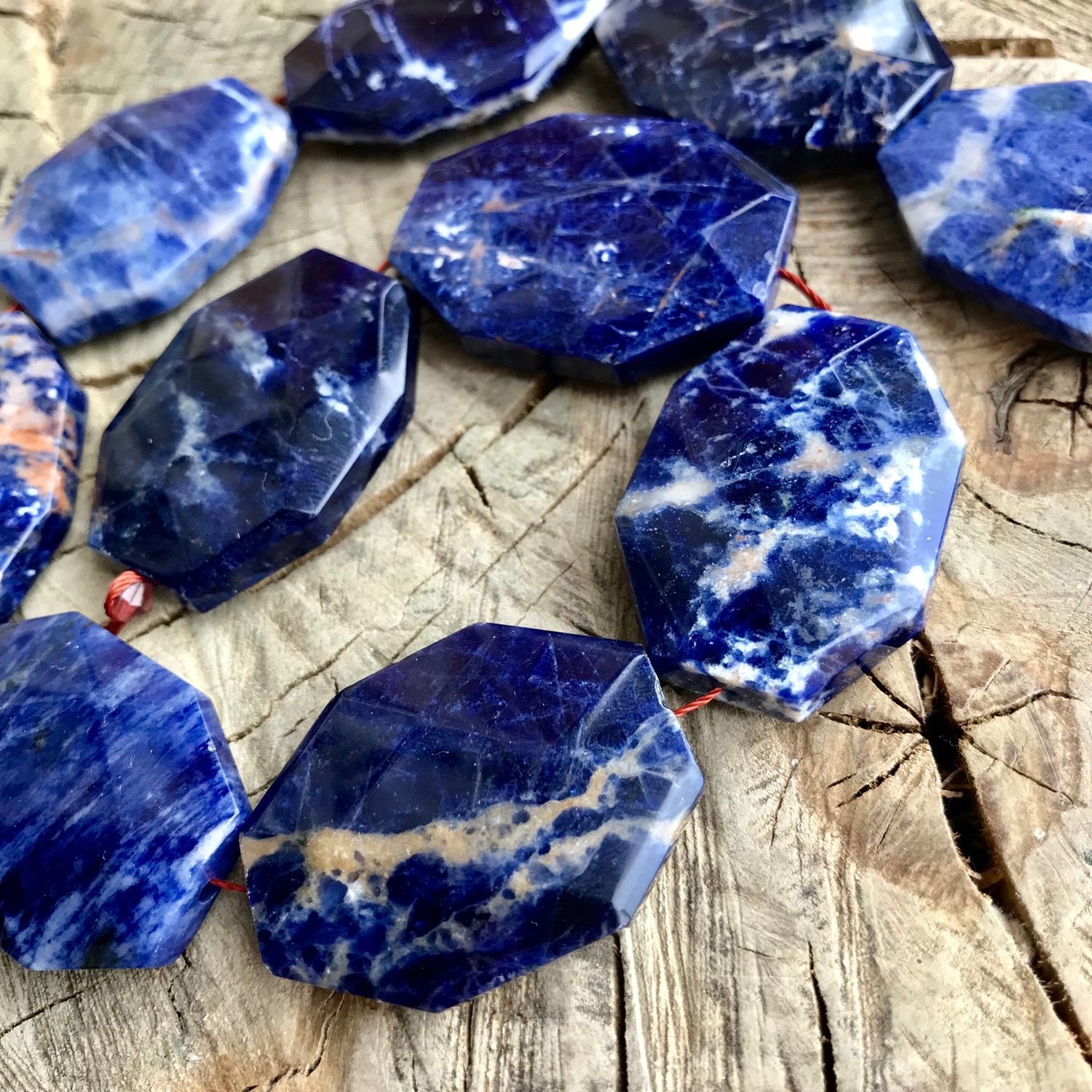 Камни синего цвета в ювелирных изделиях фото и названия