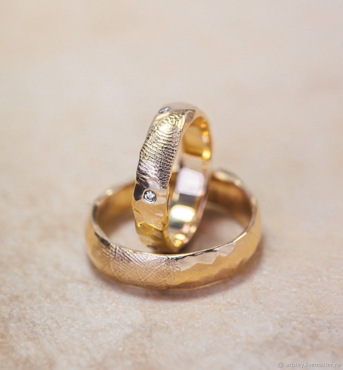 Обручальное кольцо с отпечатком пальца фото