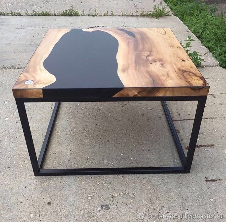 Стол из спилов дерева. Ярмарка мастеров стол. Столик для работы с кожей. Столы ручной работы. Расписать столик круглый.