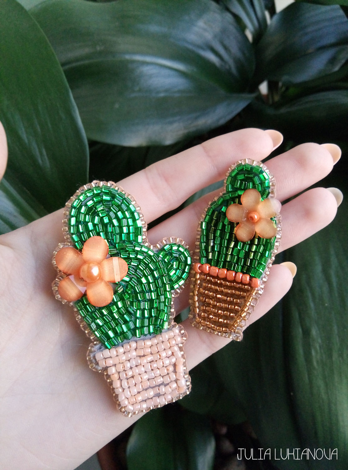 яйцо из бисера кактус. кактус из бисера. кактус из бисера. кактус из бисера. кактус из бисера.