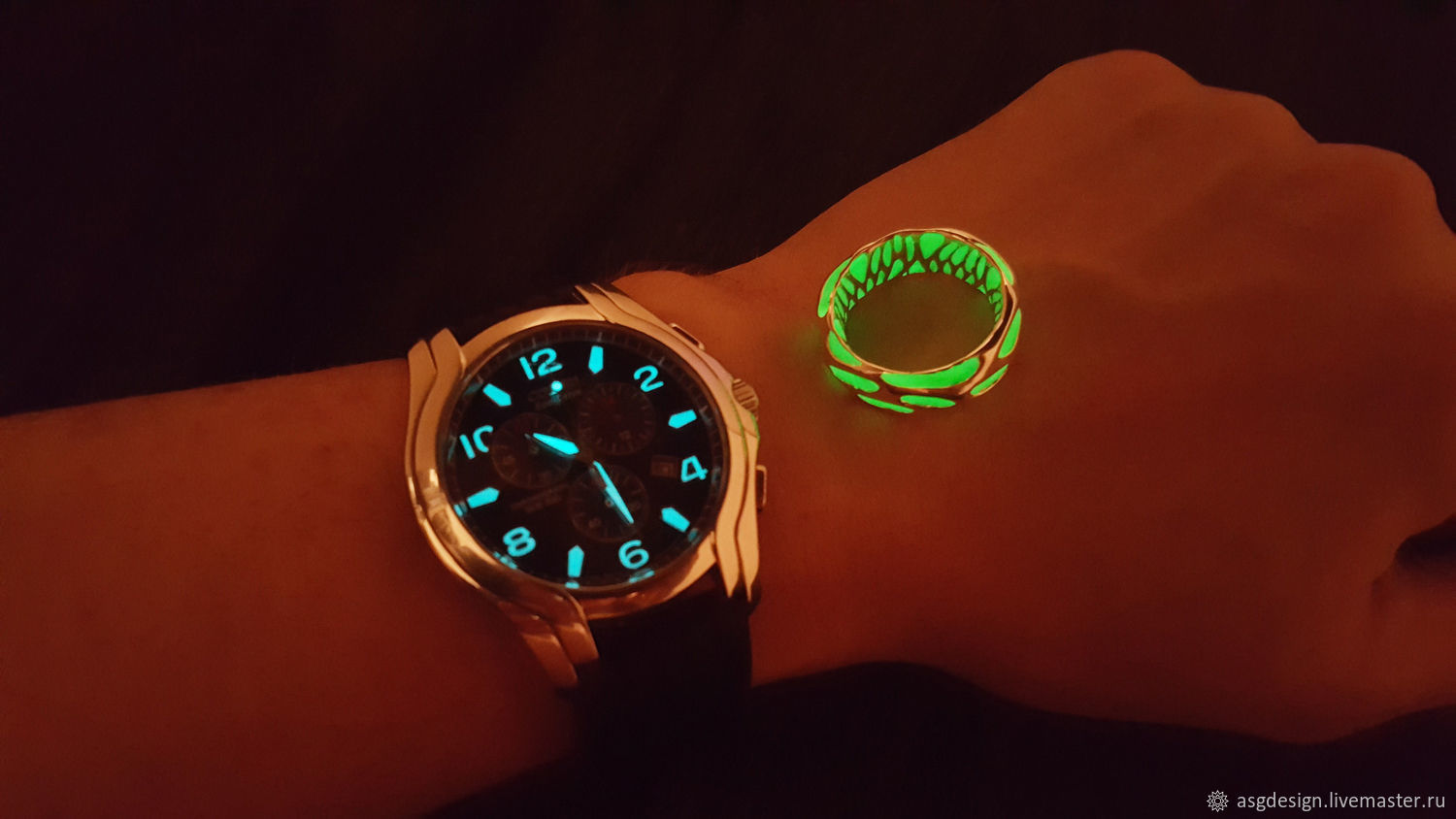 red glow in the dark ring