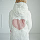Детская шуба для девочки белая с розовым сердечком. Верхняя одежда детская. Лиса в Лесу (Forestfox). Интернет-магазин Ярмарка Мастеров.  Фото №2