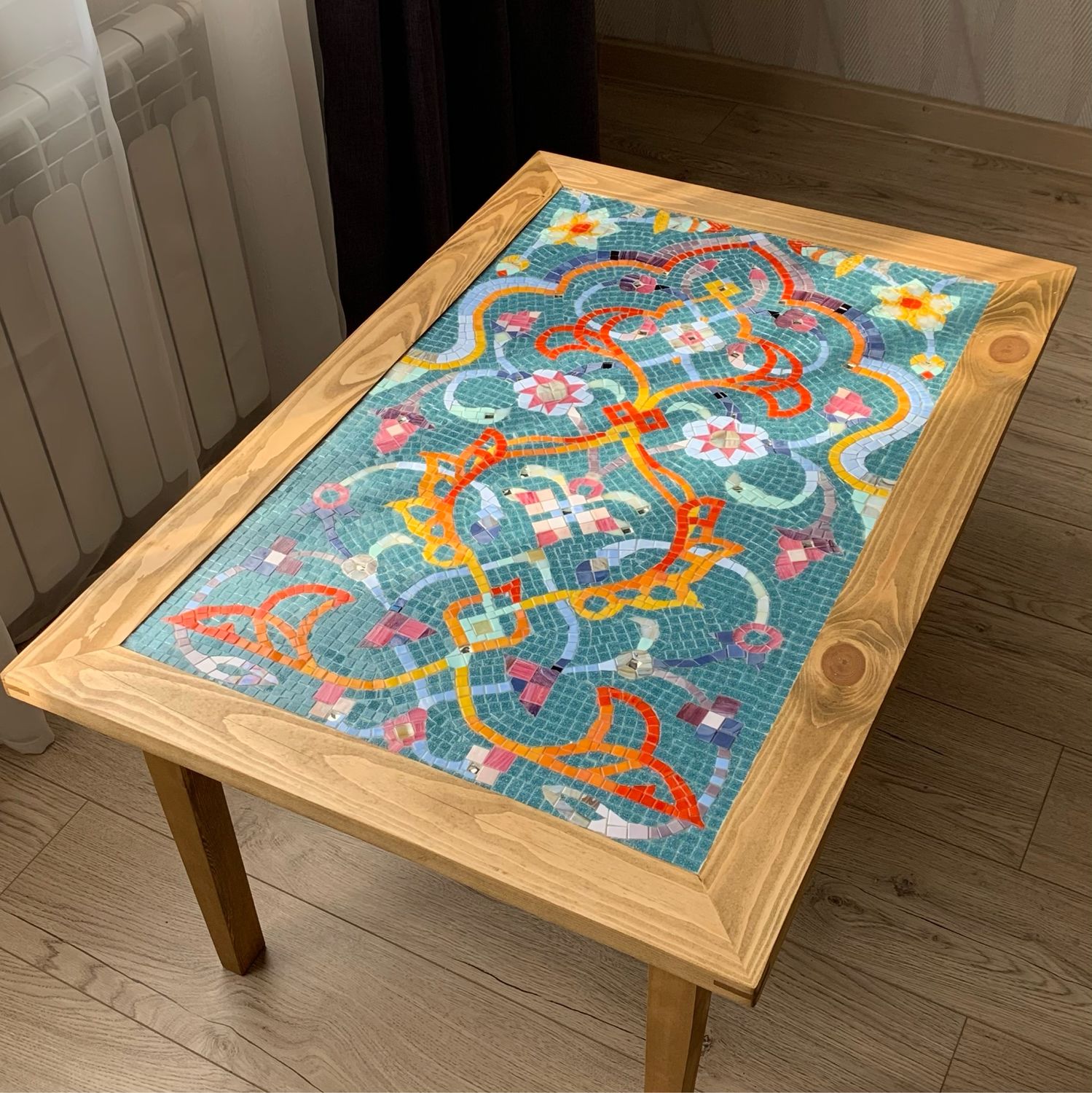 Кофейный столик с мозаикой