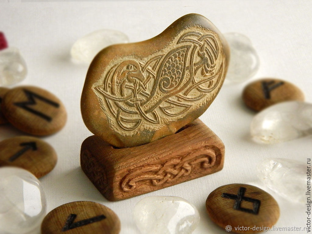 славянский амулет орнамент изобилия. амулеты на удачу из камня. символ процветания и благополучия славянский. языческие талисманы. амулет настольная.