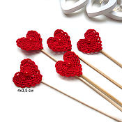 Сувениры и подарки handmade. Livemaster - original item Set of 5 Knitted Heart Toppers for Cake Decoration, flower red. Handmade.
