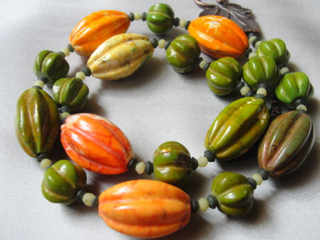 картины нарисованные бусами. краска бус. лепка бусы.