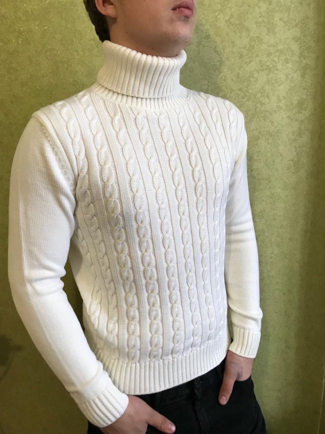 Вязаный свитер мужской