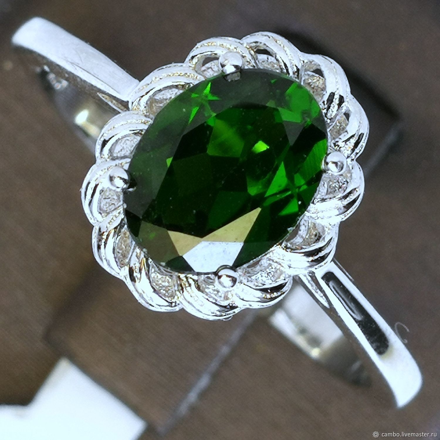 Хромдиопсидом