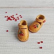 Куклы и игрушки handmade. Livemaster - original item Shoes for Blythe with cherry (color -yellow). Handmade.