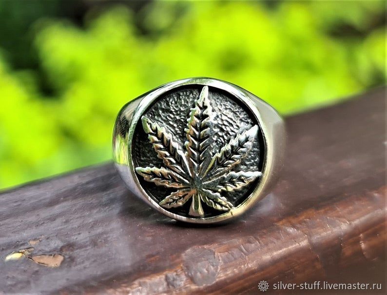 кольца с листом марихуаны