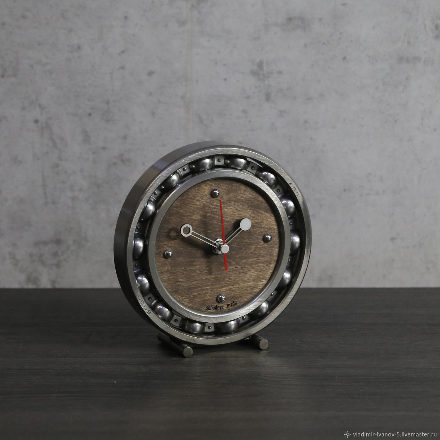 Часы bearing