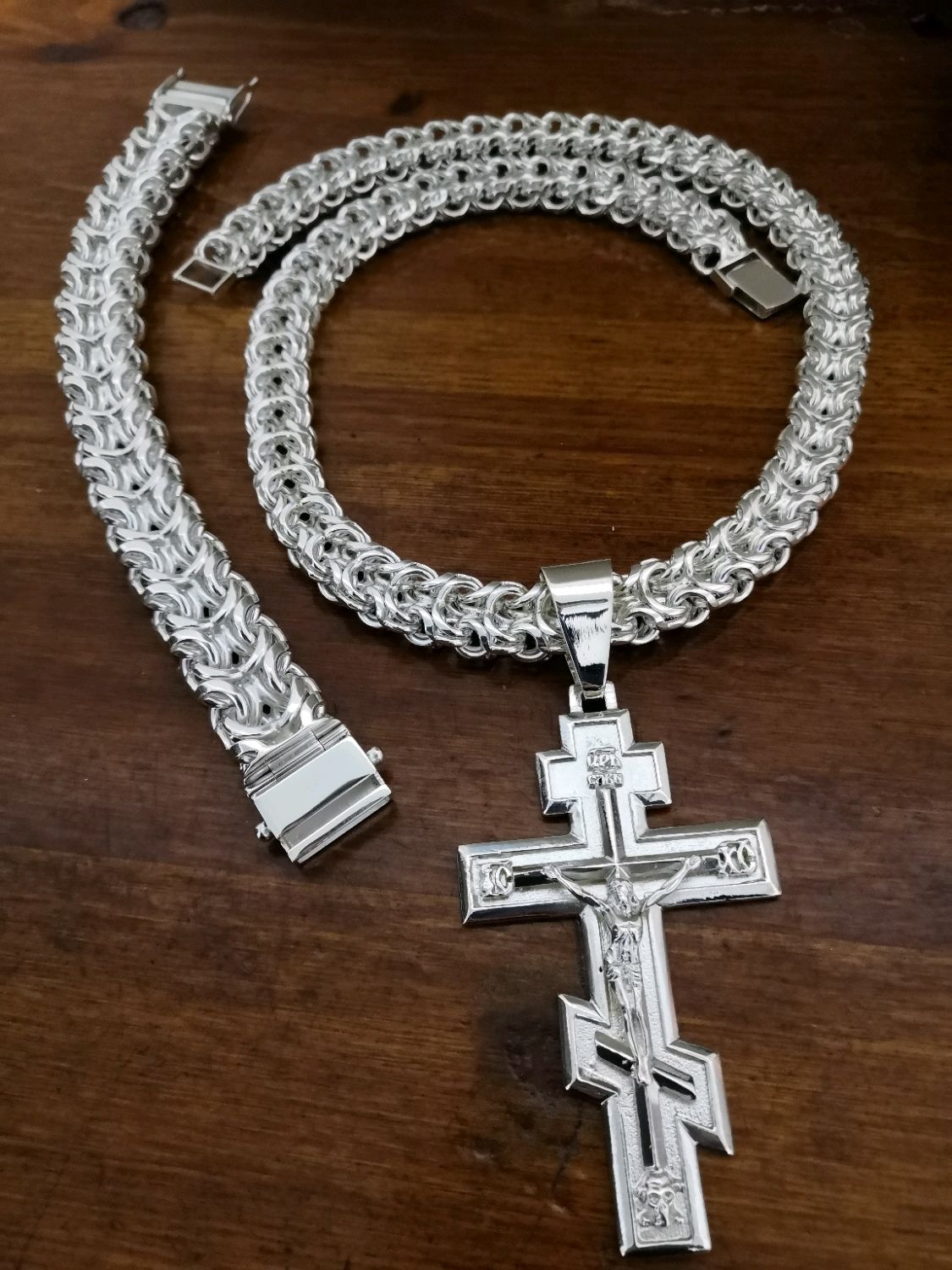 Серебряные цепочки с крестом