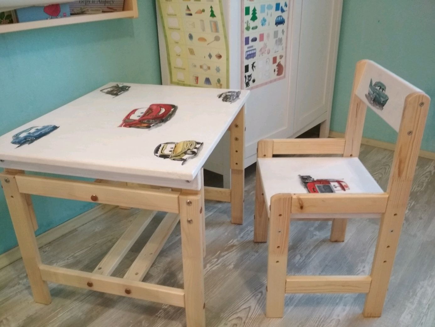 Детский столик и стульчик для ребенка деревянный