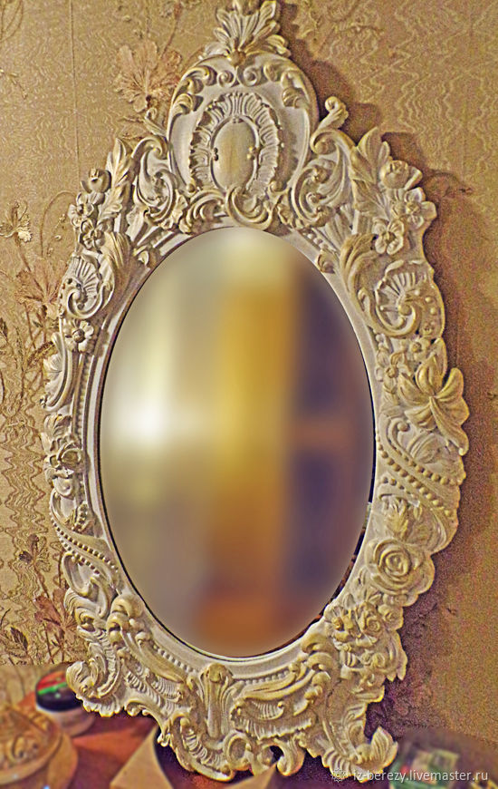 Березка зеркала. Овальное резное зеркало. Овальное зеркало в интерьере. Зеркало ручное овальное. Декор полуовального зеркала.