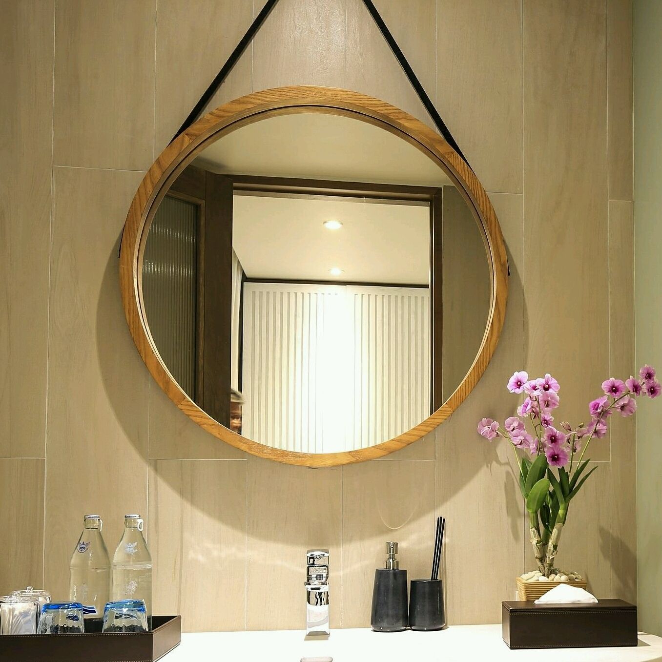 зеркало в раме в ванной фото