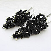 Украшения handmade. Livemaster - original item Laconic cluster earrings with black flowers made of polymer clay. Handmade.