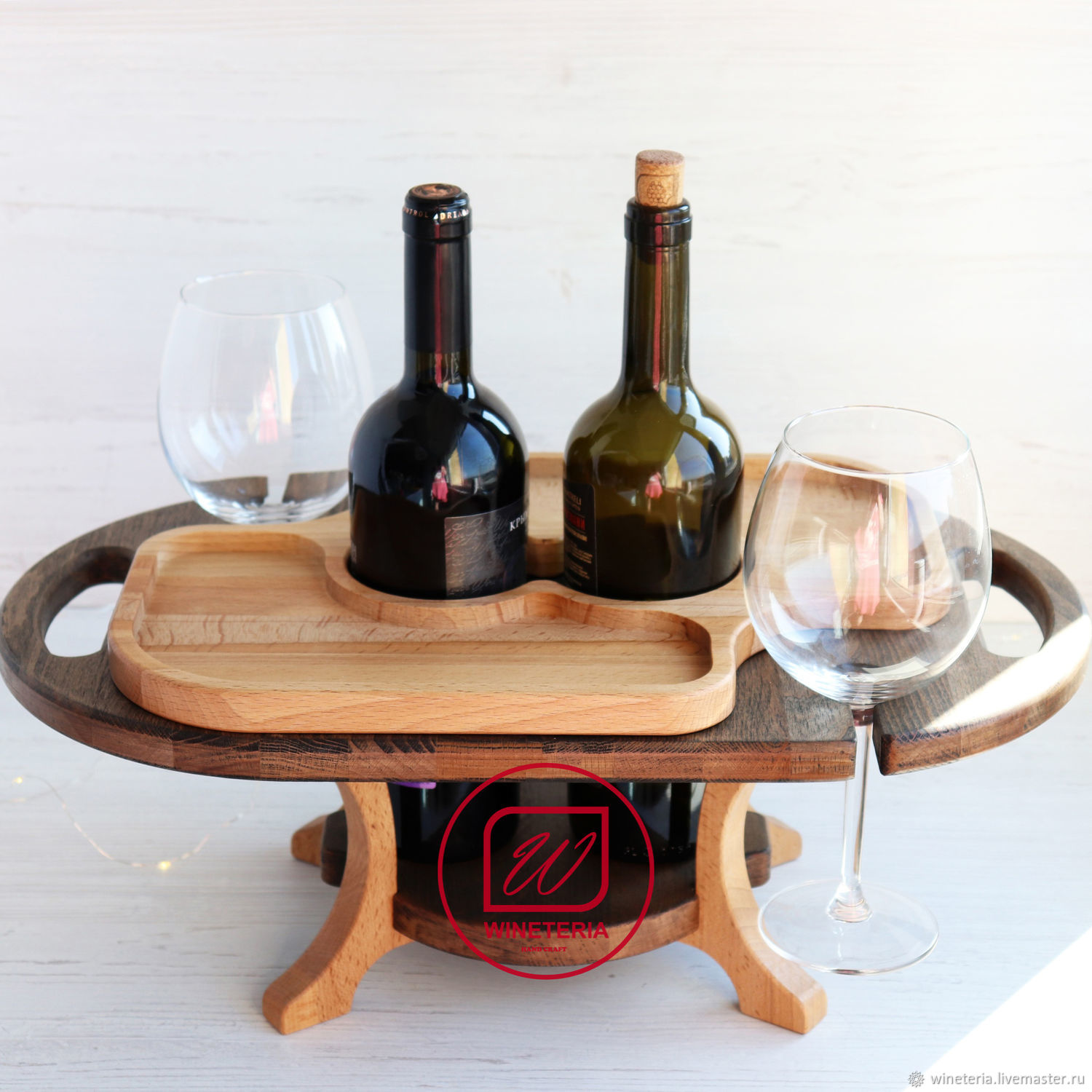 столики для бокалов из дерева вина