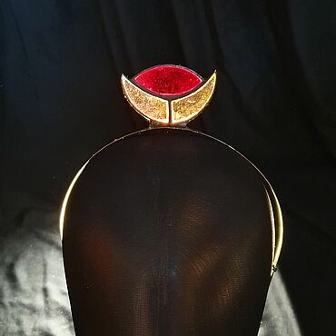Корона богини Луны из витражного стекла. SECRETGLASS by Lika (Lombric_brand). Украшения ручной работы - Ярмарка Мастеров Украшения ручной работы. Ярмарка Мастеров - ручная работа Корона богини Луны из витражного стекла. Handmade.