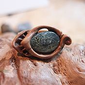Ring made of wood with quartz brush